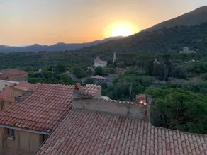 Village house with roof terrace in the heart of Balagne - Image 3
