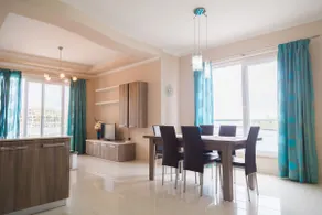 Seafront Apartment - Wifi - Sleeps 6 - Fl5 - Image 4