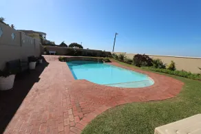 Waterfront Luxury - Image 5