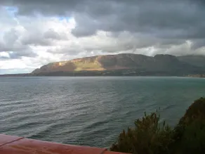 Penthouse overlooking the sea - Image 4