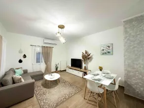 Sunny Rooftop House - Image 4
