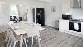 Copley Loft 3 Bedroom House with Patio - Image 2