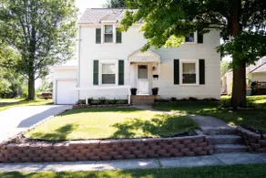 Cozy 2-Bedroom Home in quiet neighborhood. - Image 2