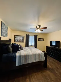 Mississippi River Home / HOT TUB / Sleeps 8 - Image 4
