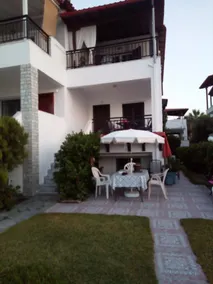 Seafront Apartment Pefkochori - Image 3