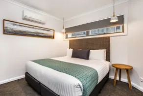 Apartments On High - 3 Bedroom - Image 3