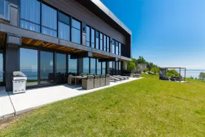 L’Eaurizon | Private Spa & St. Lawrence View - Image 2