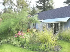 Unique Garden Cottage by BX Creek - Image 5