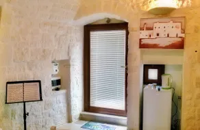 TEACHER'S HOUSE - Image 4