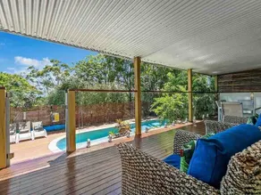 Spacious Noosa beachhouse - where the forest meets the sea - great for families! - Image 3