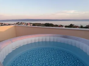 Rooftop Apartment with stunning view - Image 5