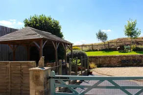 Fort View - 2 bed on edge of Cotswolds near Bath - Image 2