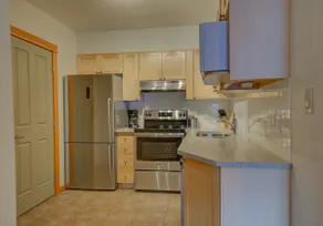 Cougar Den, Top Floor, 2 Level, Amazing Views! - Image 3