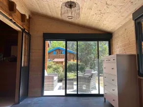 Wooden cottage with pool & spa access - 4 km ocean - Image 3