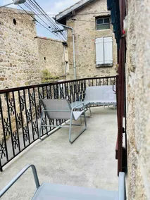 Pleasant village house with terrace. - Image 2