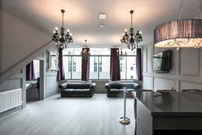 Manhattan Suite - sleeps 24! best city ctr spot! - Image 5