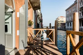 Stunning Luxury Loft, with Private Terrace on Canal - Image 4
