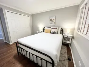 Lincoln Pk-Kingbed-fast WIFI-Parking-crib-roofdeck - Image 4