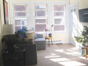Convenient 2 bdrm apt 10 min walk from downtown - Image 3