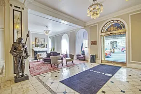SPACIOUS 2 Bedroom Presidential Suite! - Image 4