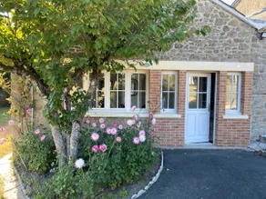 Spacious house in a private park - Image 4
