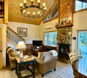 Alpenrose Chalet with Black Mountain Views - Image 4