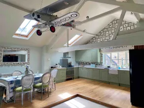 Riverside Luxury Townhouse | Sleeps 6 | Stamford - Image 4