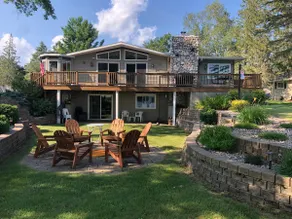 Lakefront Getaway on Lake Camelot - Image 2