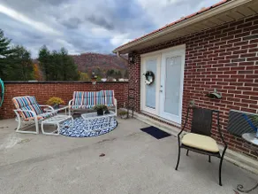 WhiteOakLodge,Suite C, Sleeps 8- 5 mins off 1-77 - Image 3