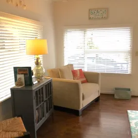 Dolphin House - Great Location! *30 day min stay* - Image 5