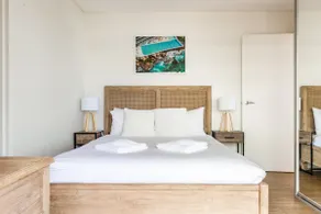 Bondi Beachfront Lifestyle - Ocean Views & Parking - Image 2
