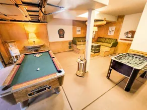 3-bedroom w/ loft, game room, hot tub, kayaks, etc - Image 3