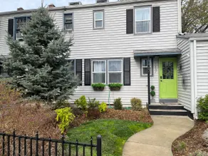 Green Door Townhome - Image 3