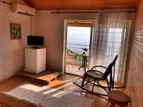 Wonderfull Villa with Seaside View - Image 5