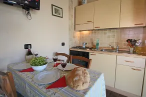 Byt v Todi s bazénem a zahradou - Image 4