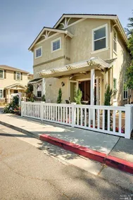 Urban Retreat in the Heart of Napa Valley! - Image 3