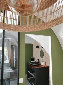 Atypical studio with vaults and exposed stones - Image 3