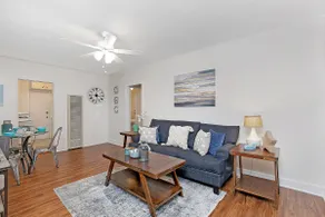 Pacific Beach Cottage - Image 3