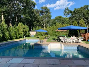 3 bedroom house with heated, salt water pool - Image 2