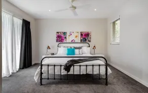 Spacious Beachside Apt. Heated Pool, Sauna & Gym - Image 4