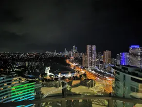 2BR Broadbeach apt 180° skyline view 90sqm - Image 4