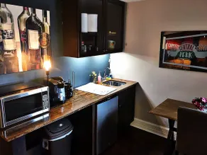Victorian W. Nashville apartment. great location! - Image 5