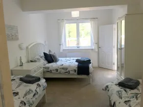 ** Spotless** Beach House Apartment - Image 2