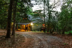 The Woodpecker's Chalet - Image 5