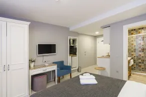 Comfortable Room near to The Square - Image 3