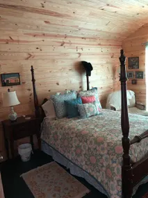 Cabin in The Pines - Image 5