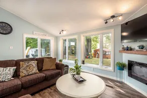 Maple Key Trail Cottage on the Ottawa River - Image 3
