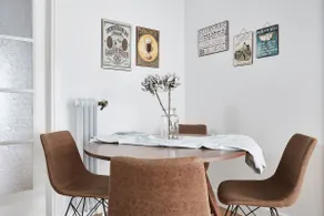 Luxury n Chic Athens Museum Apt - Image 4