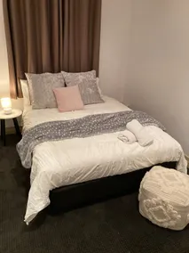 “FIRST FLOOR” Central CBD Apartment! - Image 2