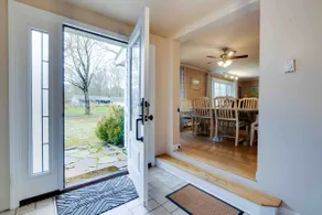 1 Acre, Central Air, Fire Pit, Fenced Yard, Patio - Image 4